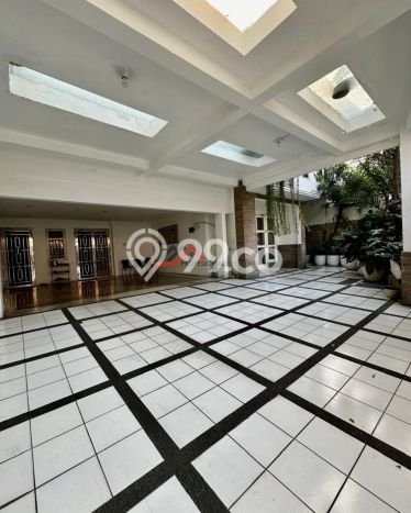 Hunian Mewah LB 480m2 Siap Pakai Desain Elegan di Pejaten, Jakarta Selatan Hunian Mewah LB 480m2 Siap Pakai Desain Elegan di Pejaten, Jakarta Selatan