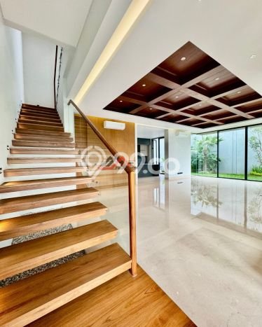 Rumah Elit Modern Tanpa Renovasi di Cipete Jakarta Selatan Rumah Elit Modern Tanpa Renovasi di Cipete Jakarta Selatan