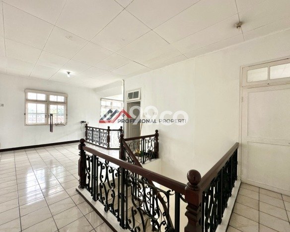 Rumah Mewah Akses Mudah di Jakarta Selatan Semi Furnished Rumah Mewah Akses Mudah di Jakarta Selatan Semi Furnished