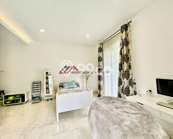 Rumah Elit LB 450m2 Siap Huni Desain Elegan di Kemang, Jakarta Selatan Rumah Elit LB 450m2 Siap Huni Desain Elegan di Kemang, Jakarta Selatan