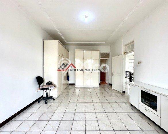 Rumah Mewah Akses Mudah di Jakarta Selatan Semi Furnished Rumah Mewah Akses Mudah di Jakarta Selatan Semi Furnished