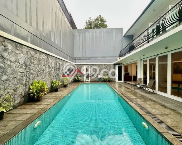 Ready to Use! Premium House LT 765m2 Desain Elegan di Kemang Ready to Use! Premium House LT 765m2 Desain Elegan di Kemang