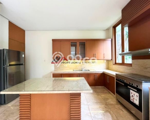For Sale! Luxury House LT 674m2 Desain Modern di Kemang For Sale! Luxury House LT 674m2 Desain Modern di Kemang
