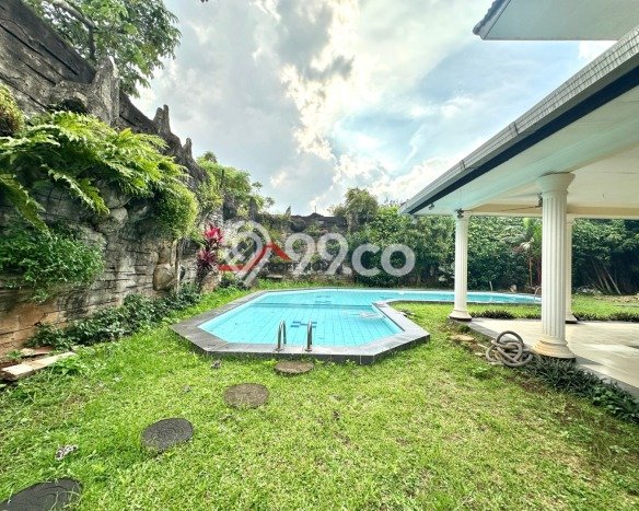 Rumah Mewah Akses Mudah di Jakarta Selatan Semi Furnished Rumah Mewah Akses Mudah di Jakarta Selatan Semi Furnished