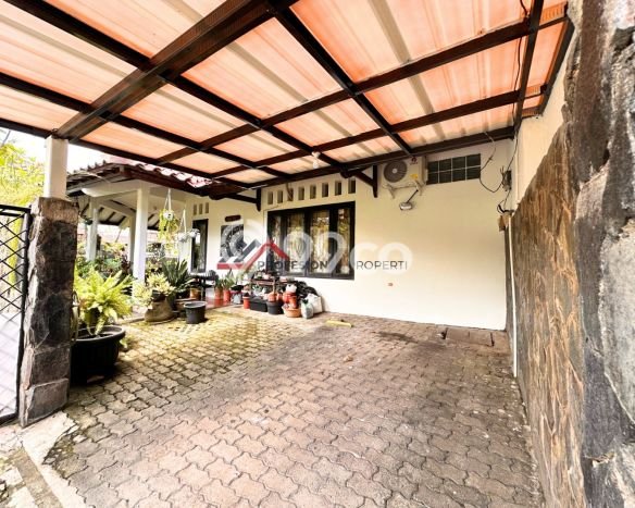 Ready to Use! Luxury House LT 309m2 Desain Elegan di Lebak Bulus Ready to Use! Luxury House LT 309m2 Desain Elegan di Lebak Bulus
