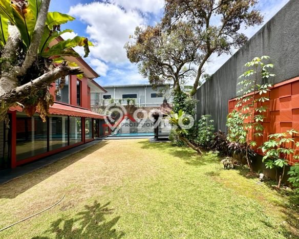 For Sale! Luxury House LT 901m2 Desain Modern di Lebak Bulus For Sale! Luxury House LT 901m2 Desain Modern di Lebak Bulus