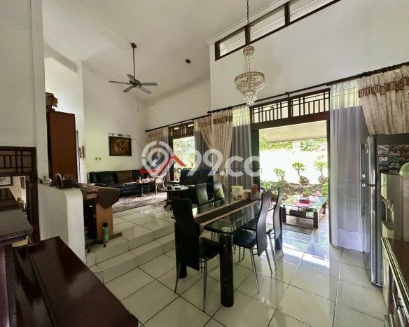 Hunian Elit LB 200m2 Siap Huni Desain Elegan di Pejaten, Jakarta Selatan Hunian Elit LB 200m2 Siap Huni Desain Elegan di Pejaten, Jakarta Selatan