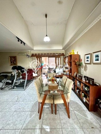 Rumah Elit LB 440m2 Siap Huni Desain Elegan di Tomang, Jakarta Barat Rumah Elit LB 440m2 Siap Huni Desain Elegan di Tomang, Jakarta Barat