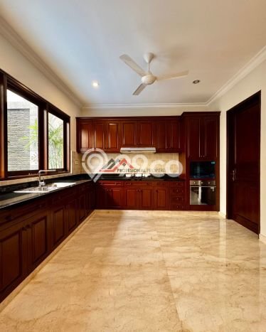 For Sale! Luxury House LT 400m2 Desain Modern di Pejaten For Sale! Luxury House LT 400m2 Desain Modern di Pejaten