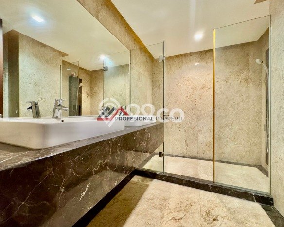 Rumah Luxury Modern Tanpa Renovasi di Ampera Jakarta Selatan Rumah Luxury Modern Tanpa Renovasi di Ampera Jakarta Selatan