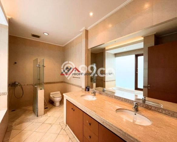 For Sale! Luxury House LT 674m2 Desain Modern di Kemang For Sale! Luxury House LT 674m2 Desain Modern di Kemang