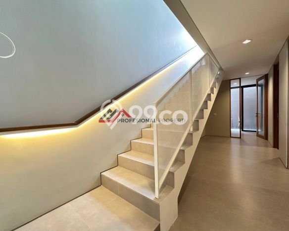 Dijual Rumah Luas Megah Dengan View Cantik di Kemang, Jakarta Selatan Dijual Rumah Luas Megah Dengan View Cantik di Kemang, Jakarta Selatan