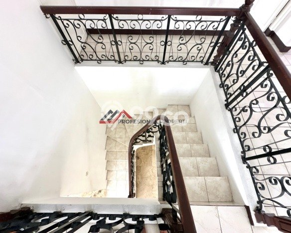 Rumah Mewah Akses Mudah di Jakarta Selatan Semi Furnished Rumah Mewah Akses Mudah di Jakarta Selatan Semi Furnished