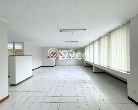Unit Kantor Tersedia di Mampang Spesifikasi LB 700m2 Unit Kantor Tersedia di Mampang Spesifikasi LB 700m2