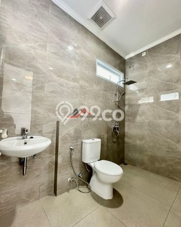 For Sale! Luxury House LT 302m2 Desain Modern di Lebak Bulus For Sale! Luxury House LT 302m2 Desain Modern di Lebak Bulus