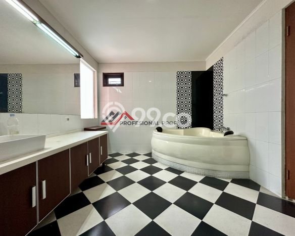 For Sale! Luxury House LT 901m2 Desain Modern di Lebak Bulus For Sale! Luxury House LT 901m2 Desain Modern di Lebak Bulus