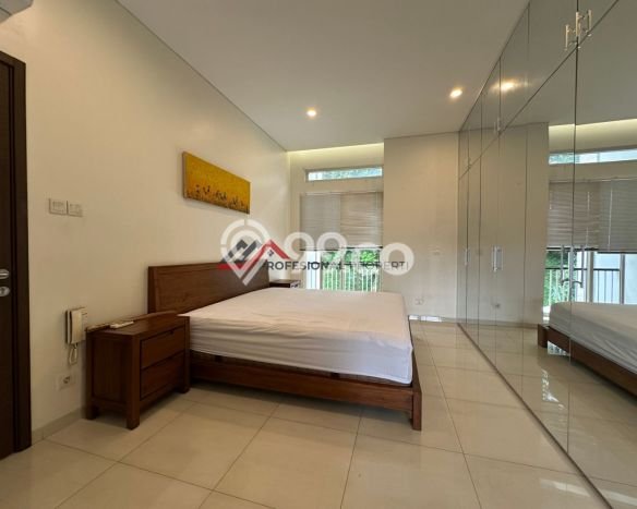 Hunian Elit LB 200m2 Siap Pakai Desain Elegan di Lebak Bulus, Jakarta Selatan Hunian Elit LB 200m2 Siap Pakai Desain Elegan di Lebak Bulus, Jakarta Selatan