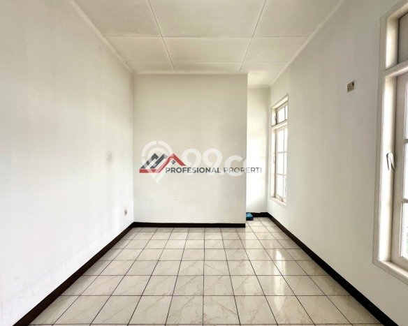 Rumah Mewah Akses Mudah di Jakarta Selatan Semi Furnished Rumah Mewah Akses Mudah di Jakarta Selatan Semi Furnished
