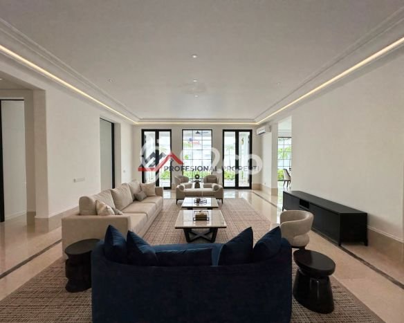 Jual Rumah Luas Elegan Dengan View Eksklusif di Kemang, Jakarta Selatan Jual Rumah Luas Elegan Dengan View Eksklusif di Kemang, Jakarta Selatan