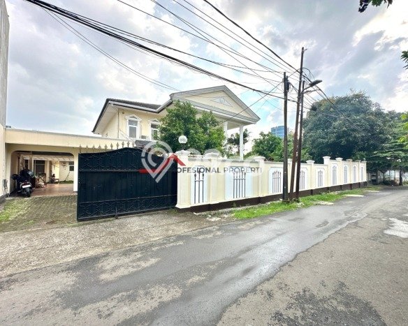 Rumah Mewah Akses Mudah di Jakarta Selatan Semi Furnished Rumah Mewah Akses Mudah di Jakarta Selatan Semi Furnished