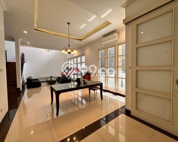 Dijual Rumah Premium dengan Fasilitas Sekitar Lengkap di Cilandak, Jakarta Selatan Dijual Rumah Premium dengan Fasilitas Sekitar Lengkap di Cilandak, Jakarta Selatan