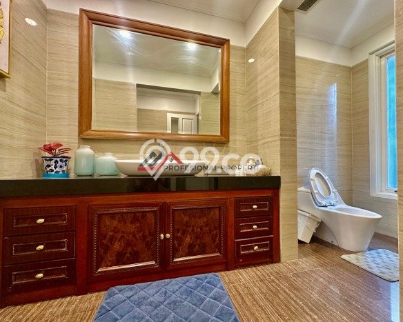 Ready to Use! Premium House LT 765m2 Desain Modern di Kemang Ready to Use! Premium House LT 765m2 Desain Modern di Kemang