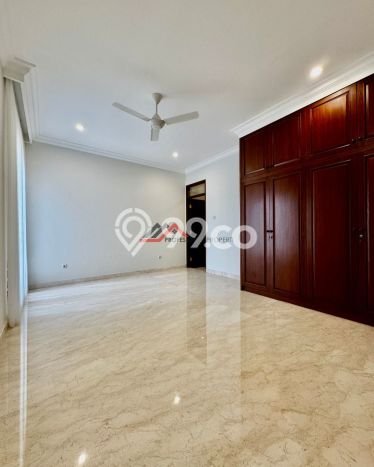 For Sale! Luxury House LT 400m2 Desain Modern di Pejaten For Sale! Luxury House LT 400m2 Desain Modern di Pejaten