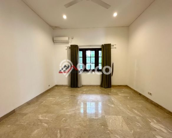 Siap Huni Rumah Mewah 3 Kamar di Kebayoran Baru Dekat ke Mana Saja Siap Huni Rumah Mewah 3 Kamar di Kebayoran Baru Dekat ke Mana Saja