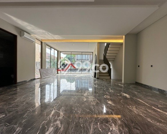For Sale! Premium House LT 165m2 Desain Modern di Kemang For Sale! Premium House LT 165m2 Desain Modern di Kemang