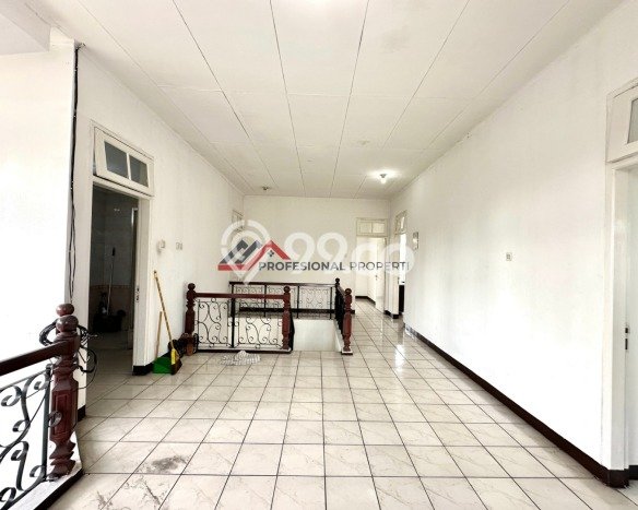 Rumah Mewah Akses Mudah di Jakarta Selatan Semi Furnished Rumah Mewah Akses Mudah di Jakarta Selatan Semi Furnished