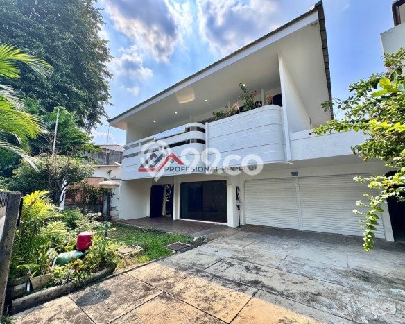 Rumah Elit Modern Tanpa Renovasi di Pondok Indah Jakarta Selatan Rumah Elit Modern Tanpa Renovasi di Pondok Indah Jakarta Selatan
