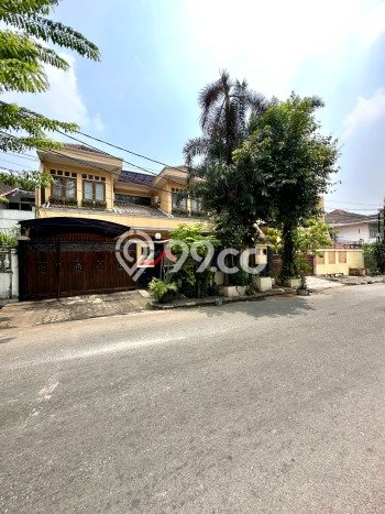 Rumah Elit LB 440m2 Siap Huni Desain Elegan di Tomang, Jakarta Barat Rumah Elit LB 440m2 Siap Huni Desain Elegan di Tomang, Jakarta Barat