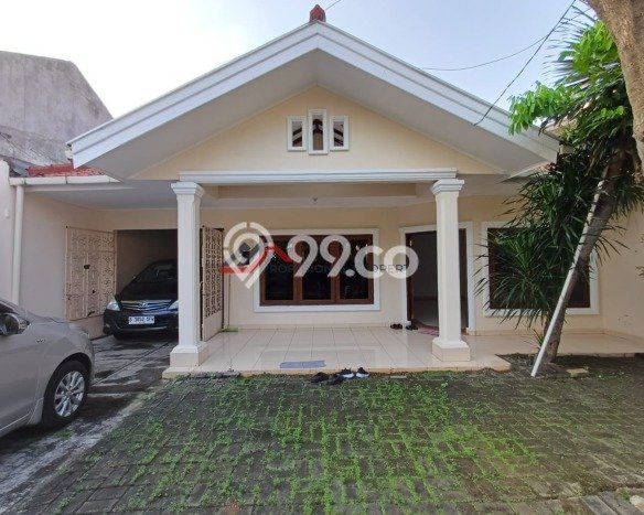 Ready to Use! Premium House LT 303m2 Desain Elegan di Cipete Ready to Use! Premium House LT 303m2 Desain Elegan di Cipete