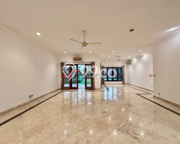 For Sale! Luxury House LT 854m2 Desain Elegan di Kemang For Sale! Luxury House LT 854m2 Desain Elegan di Kemang