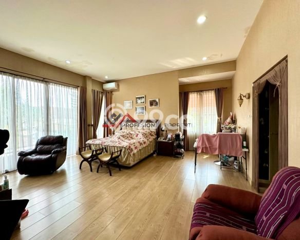 Rumah Strategis area Cilandak, Jakarta Selatan, LT 1024m² LB 1000m² - BISA KPR! Rumah Strategis area Cilandak, Jakarta Selatan, LT 1024m² LB 1000m² - BISA KPR!