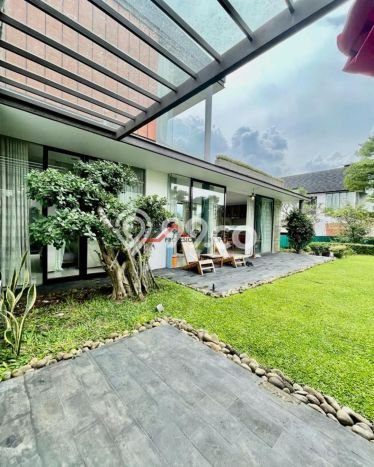 For Sale! Luxury House LT 394m2 Desain Modern di Rancamaya For Sale! Luxury House LT 394m2 Desain Modern di Rancamaya