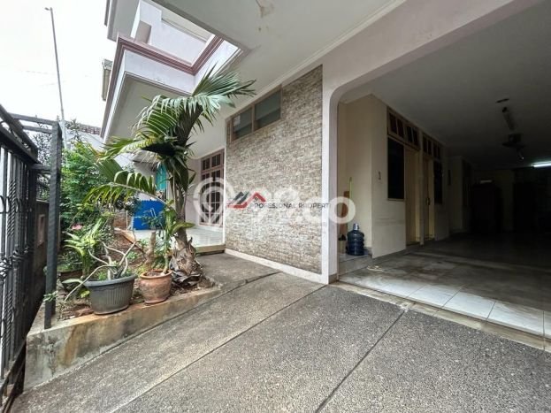 SPECIAL PROPERTY! Rumah area Tebet, Luas 220m² LB 350m² SPECIAL PROPERTY! Rumah area Tebet, Luas 220m² LB 350m²
