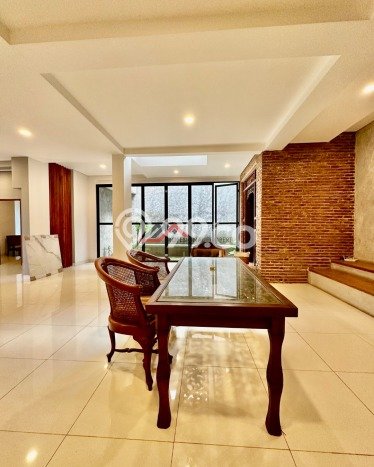 Rumah Elit LB 250m2 Siap Pakai Desain Elegan di Lebak Bulus, Jakarta Selatan Rumah Elit LB 250m2 Siap Pakai Desain Elegan di Lebak Bulus, Jakarta Selatan