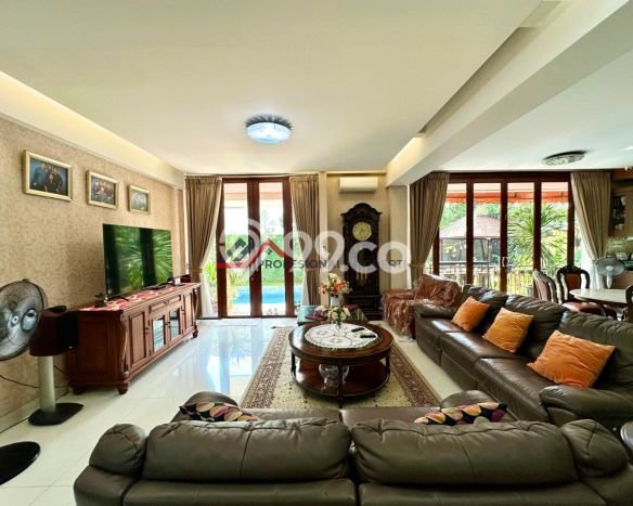 Rumah Strategis area Cilandak, Jakarta Selatan, LT 1024m² LB 1000m² - BISA KPR! Rumah Strategis area Cilandak, Jakarta Selatan, LT 1024m² LB 1000m² - BISA KPR!