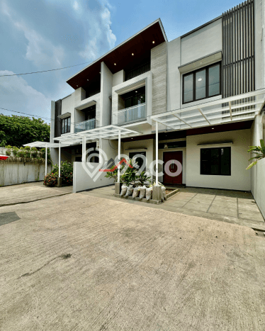 Siap Huni Rumah Mewah 3 Kamar di Kebayoran Baru Dekat ke Mana Pun Siap Huni Rumah Mewah 3 Kamar di Kebayoran Baru Dekat ke Mana Pun