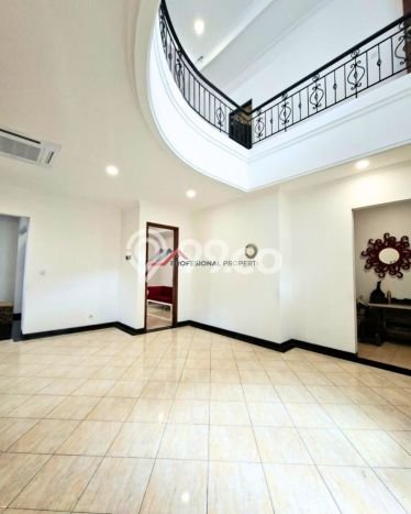 Hunian Eksklusif Siap Huni LT 240m2 di Kebayoran Baru, Jakarta Selatan Hunian Eksklusif Siap Huni LT 240m2 di Kebayoran Baru, Jakarta Selatan