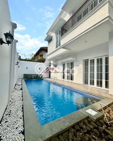 Jual Rumah Mewah Elegan Dengan View Eksklusif di Lebak Bulus, Jakarta Selatan Jual Rumah Mewah Elegan Dengan View Eksklusif di Lebak Bulus, Jakarta Selatan