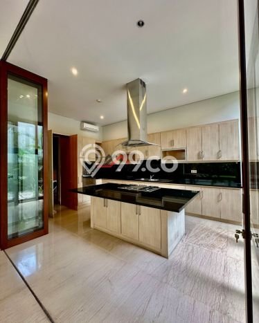 Rumah Mewah LB 475m2 Siap Huni Desain Elegan di Cipete, Jakarta Selatan Rumah Mewah LB 475m2 Siap Huni Desain Elegan di Cipete, Jakarta Selatan