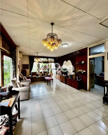 Siap Huni Rumah Mewah 4 Kamar di Kebayoran Baru Dekat ke Mana Pun Siap Huni Rumah Mewah 4 Kamar di Kebayoran Baru Dekat ke Mana Pun