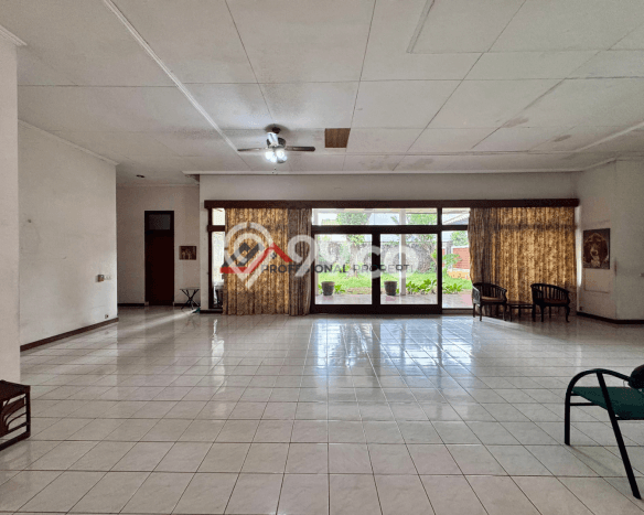 Ready to Use! Premium House LT 987m2 Desain Modern di Kemang Ready to Use! Premium House LT 987m2 Desain Modern di Kemang