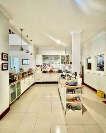 Rumah area Cilandak, Jakarta Selatan, Luas 1038m² LB 700m² Rumah area Cilandak, Jakarta Selatan, Luas 1038m² LB 700m²