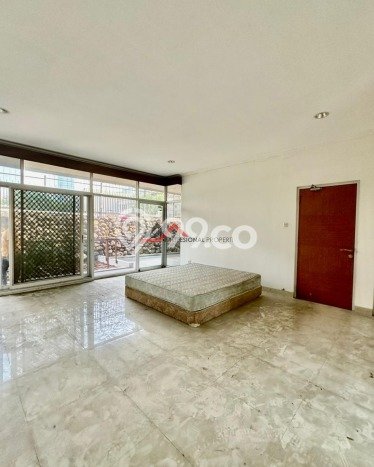 For Sale! Luxury House LT 550m2 Desain Elegan di Kuningan For Sale! Luxury House LT 550m2 Desain Elegan di Kuningan