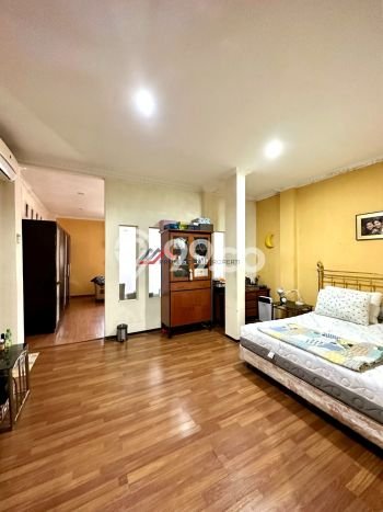 Jual Rumah Luas Elegan Dengan View Cantik di Tomang, Jakarta Barat Jual Rumah Luas Elegan Dengan View Cantik di Tomang, Jakarta Barat