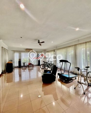 Rumah area Cilandak, Jakarta Selatan, Luas 1038m² LB 700m² Rumah area Cilandak, Jakarta Selatan, Luas 1038m² LB 700m²