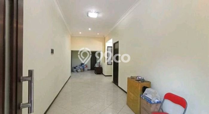 Rumah Modern 3 KT di Putat Jaya Surabaya Semi Furnished Rumah Modern 3 KT di Putat Jaya Surabaya Semi Furnished